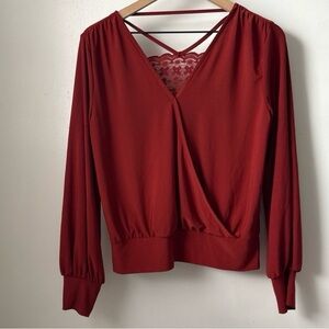 women’s long sleeve top